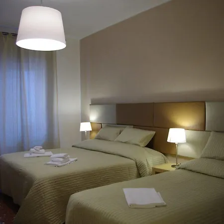 Appia Avenue 639 Konukevi 2*
